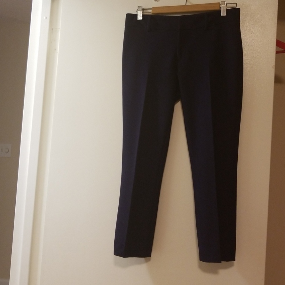 Club Monoco Navy blue beautiful fabric crop pants